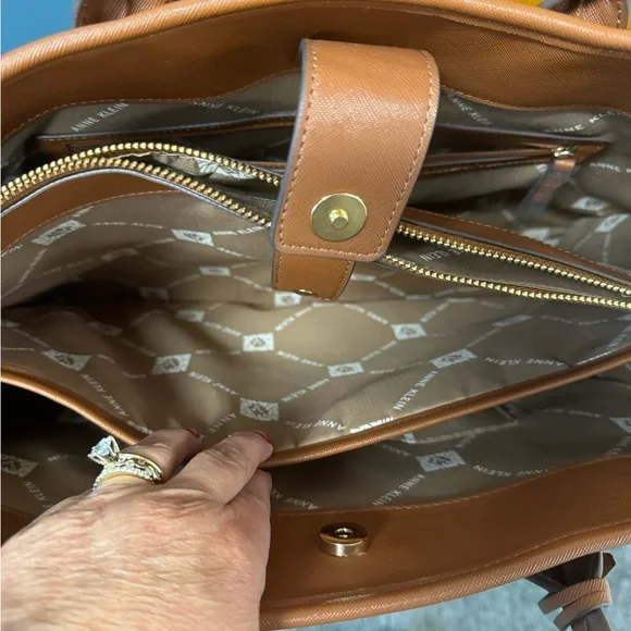 NWOT Anne Klein briefcase/laptop bag. - Picture 7 of 11